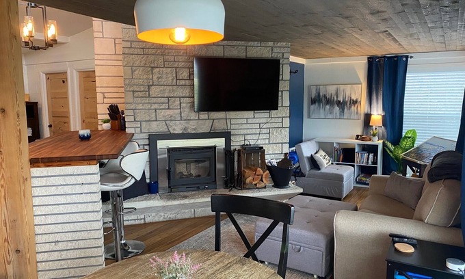 Valley House | Private getaway with lake and mountain views!