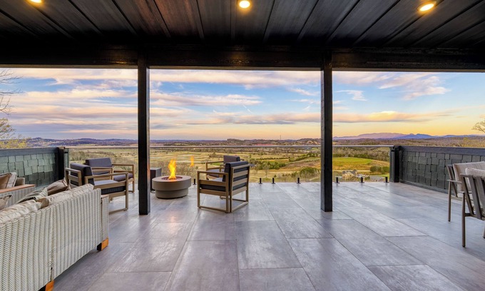 Sevierville House | Private Golf Sim, Firepit & Mountain View Near Dollywood | New Construction!