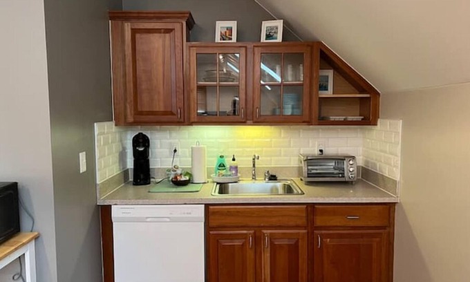 Canton Apartment | Private, great loc - ideal for long/short stay!