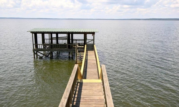 Negreet House | Private*Great View*Large Deck*Boathouse*Spectacular Sunsets*Sleeps 8+* Relax
