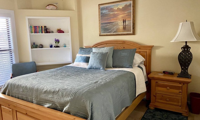 Hunt Club Bed & Breakfast | Private Guest suite on Country estate with pool