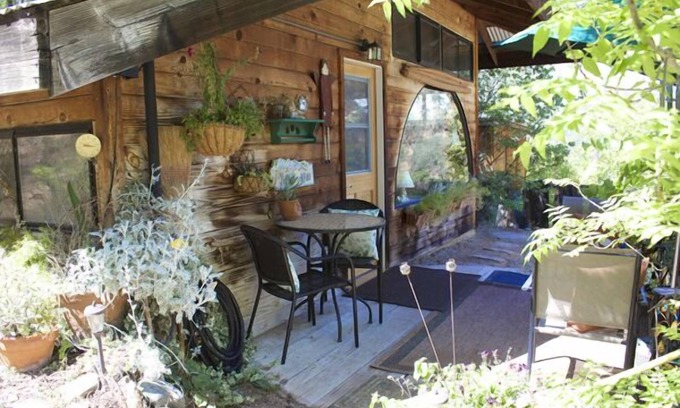 Three Rivers Cottage | Private guest cottage with mountain, meadow views, 4 miles from Park entrance