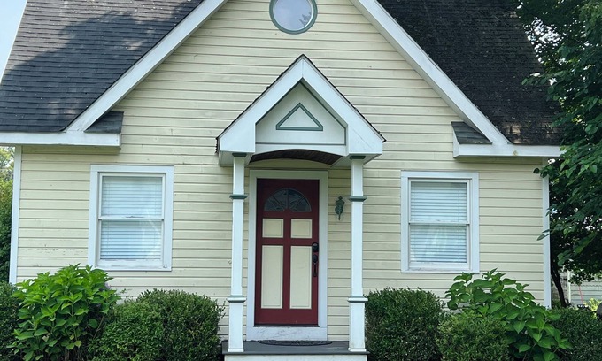 Town of Marbletown Cottage | Private Guest Cottage @ The Sheeley House in High Falls NY.