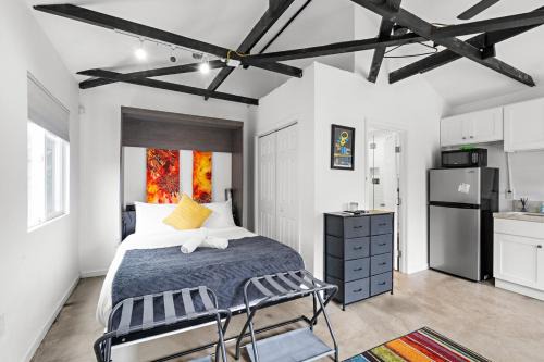 Pico - Robertson Apartment | Private Guest Suite Beverly Hills Adj