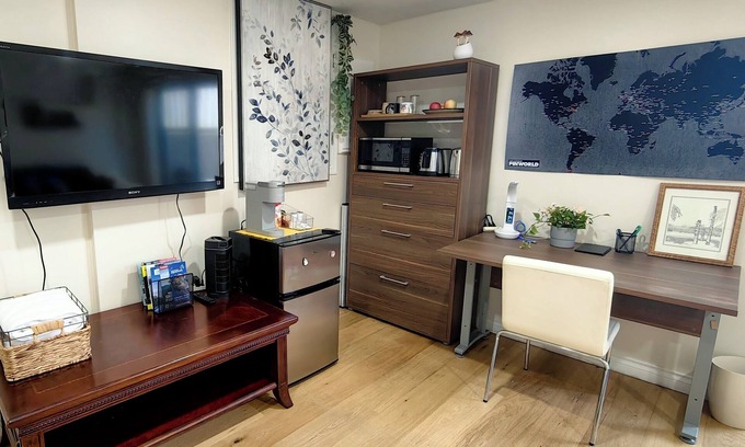Marpole House | Private Guest Suite In Marpole, Westside of Vancouver. No Kitchen