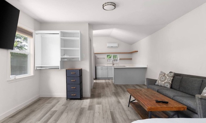 Austin House | Private GuestHouse in South Congress