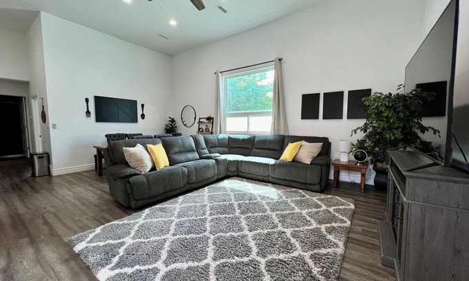 West Jordan Apartment | Private Guesthouse + King Bed + Fireplace