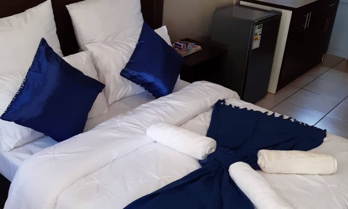 Gezina House | Private Guestrooms, 426Flowers street, Gezina,Pretoria