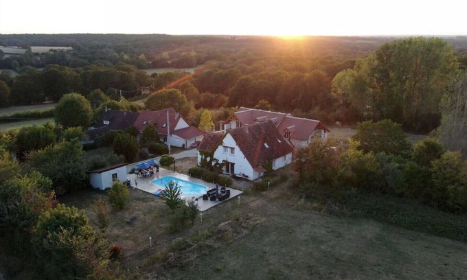 Lys-Saint-Georges Villa | Private hamlet for 16 to 40 people, swimming pool, disco