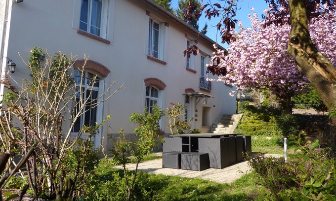 Montigny-sur-Vesle House | private heated pool beautiful typically Champagne village surrounded by vineyard