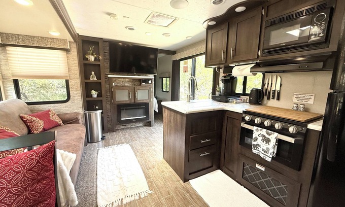 Oatmeal House | Private Hill Country Glamping RV