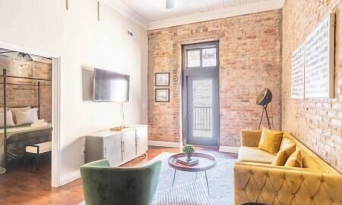 Sheffield Apartment | Private Historic Loft with Balcony and King Bed