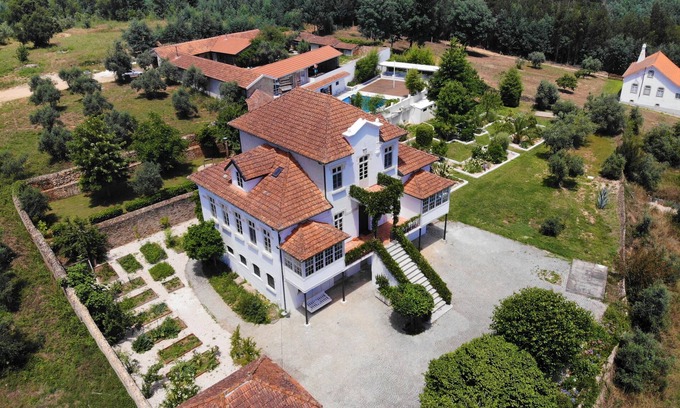 Friumes e Paradela Villa | Private Historic Villa with Large Pool