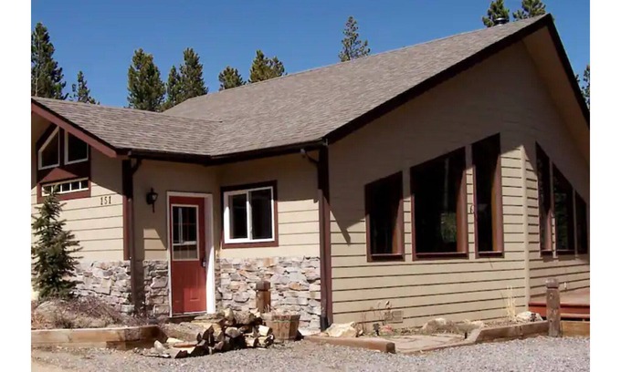 Boulder Ski Chalet | Private Home at head of Nature trail near the town of Nederland w/ hot tub
