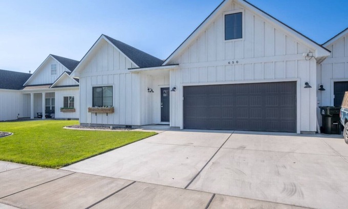 Boardman House | Private Home, Garage & Yard - #650