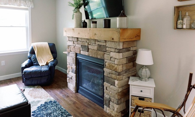 Washington Boro House | Private home has WIFI, Fireplace, Fire pit, Full Kitchen, 4 mile from Lancaster!