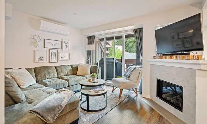 Whistler Cay Heights House | Private Hot Tub | BBQ | Pool | A/C | Free Parking | Renovated | Whistler Village