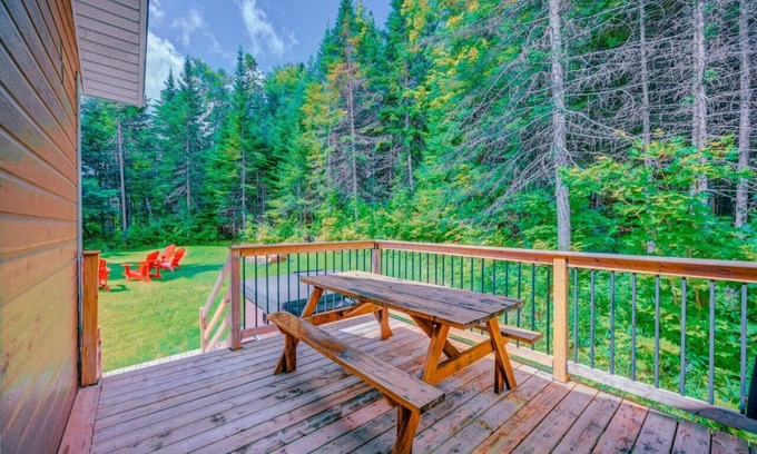 Entrelacs Ski Chalet | Private Hot tub /Boisë