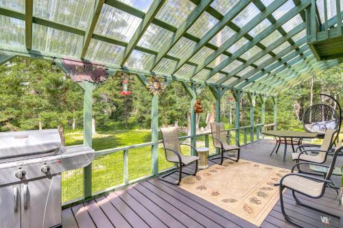 Lincoln House | Private Hot Tub Enchanted Hideaway in Lincoln!