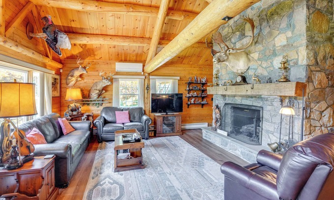 Glendale Cabin | Private Hot Tub: Hudson Valley Cabin Retreat!