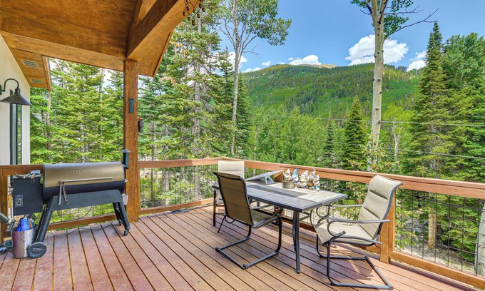 Garfield Apartment | Private Hot Tub & Mountain Views: Duplex in Salida