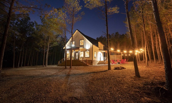 Pickens Cabin | Private Hot Tub + Outdoor Oasis + Split Floor Plan + Arcade + Family Friendly