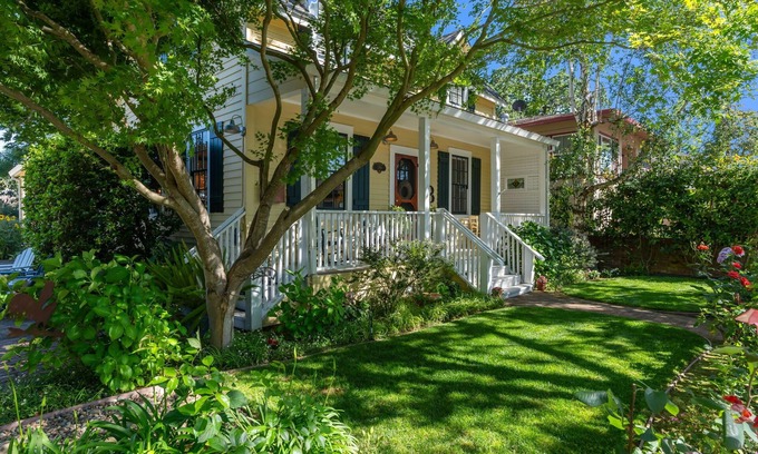 Napa House | Private Hot Tub/Short Walk to Downtown