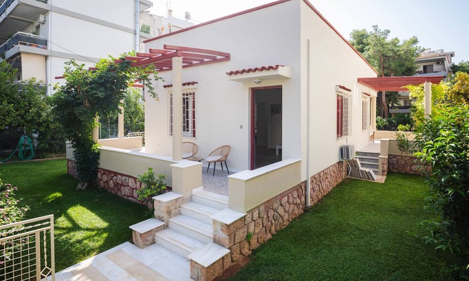 Voula Villa | Private house - Garden - Glyfada.