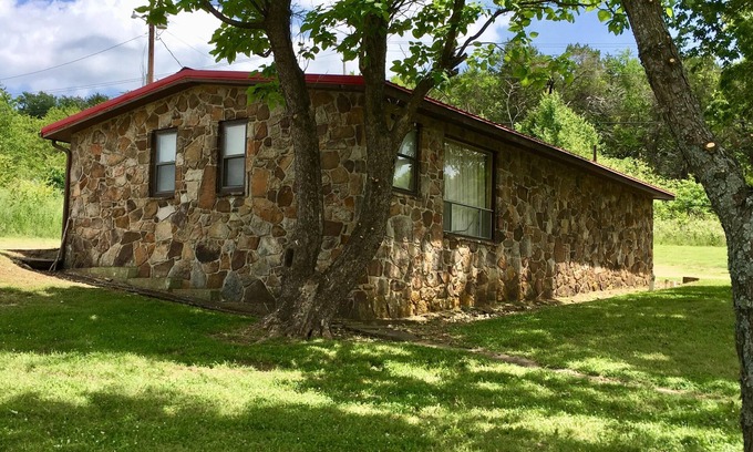 Norfork House | Private House Located Seconds Away from the Norfork & White River Access