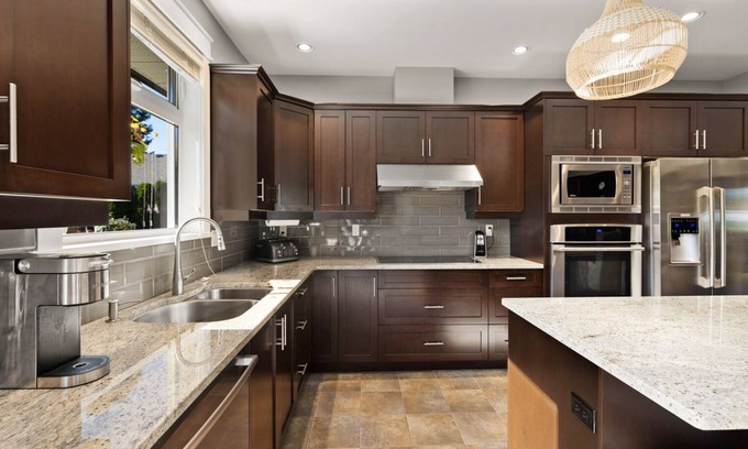 Sidney House | Private House Rental! Classic, Elegant, Comforting