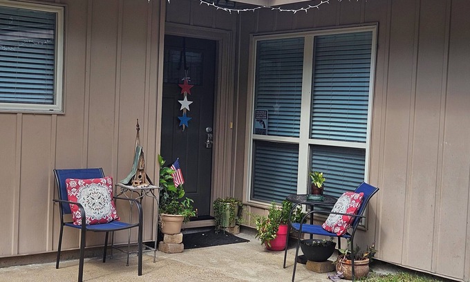 El Lago House | Private house, sleeps 8-10, close to Kemah Boardwalk, the Bay & Clear Lake