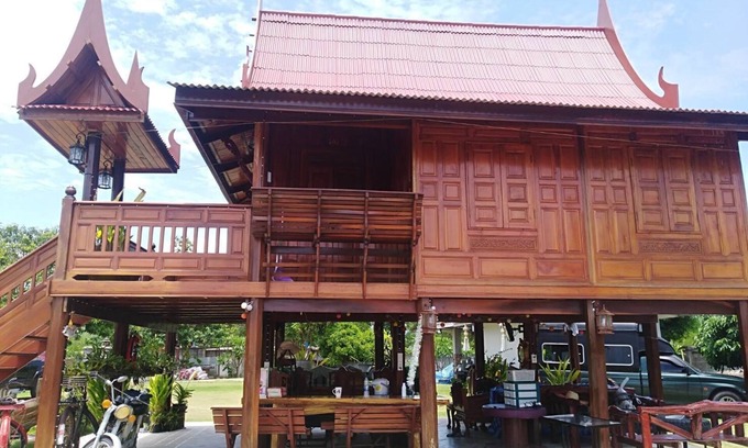 Mae Faek Mai House | Private house