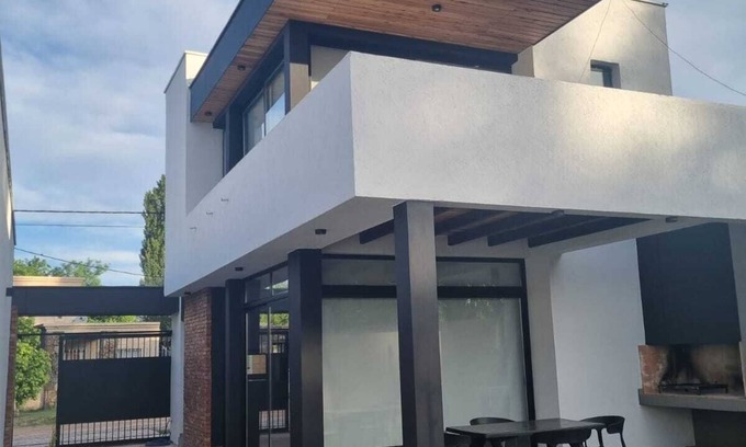 Lujan de Cuyo House | Private House/Views, 6 ,Garden and Sunsets in Mendoza!