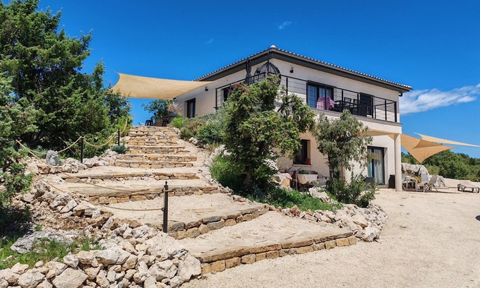 Lagorce House | Private house with jacuzzi