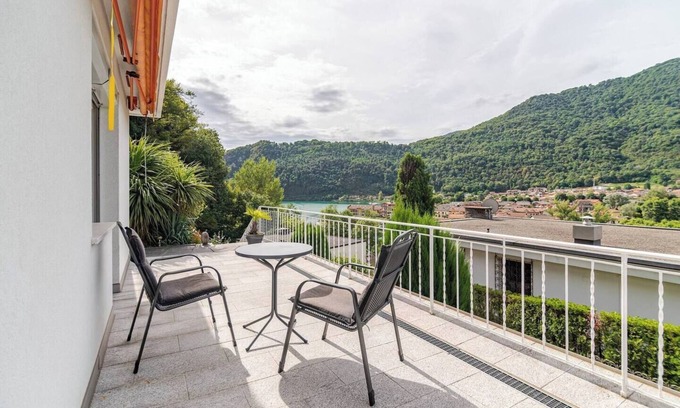 Caslano Villa | Private house with Pool 150m from the Lake.