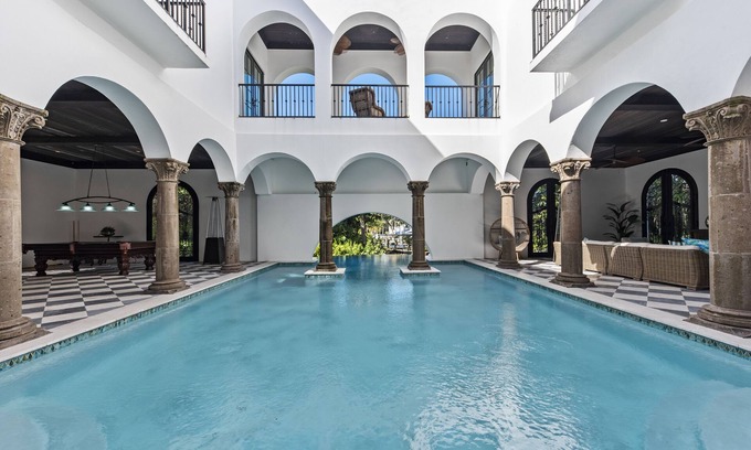 Bay Isle Villa | Private Indoor/Outdoor POOL & Waterfront Oasis on Siesta Key