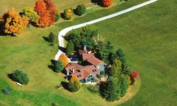 Danby House | PRIVATE Indoor Pool - Extraordinary Mountain Views!