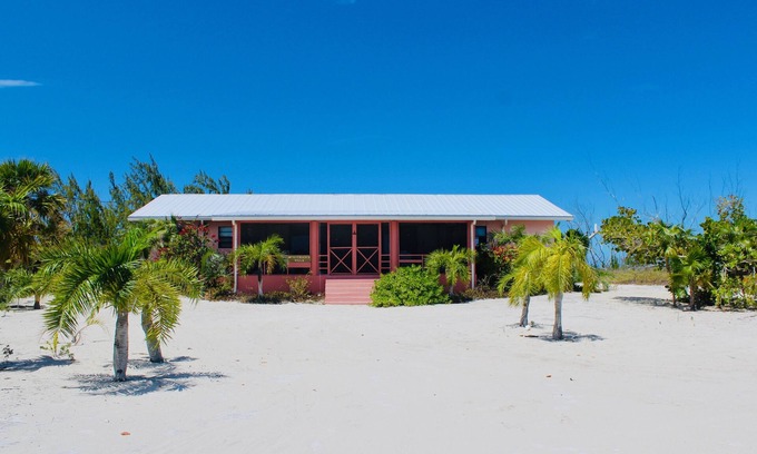 Bambarra Villa | 🌅 Private Island Escape for Families & Groups