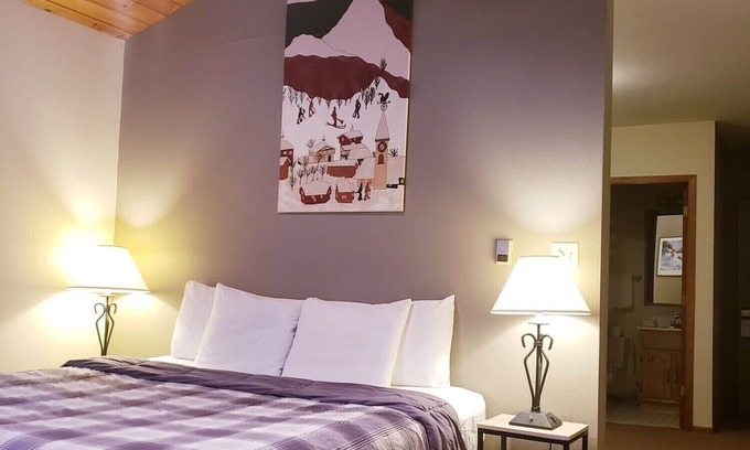 Ironwood Apartment | Private King Suite ideal for couples/romantic stays, and single travelers featuring a beautiful knotty pine vaulted ceiling. Dog friendly!