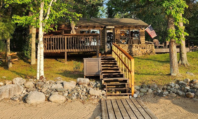 Nevis Cabin | Private lake cabin. WiFi, Beach, Pontoon Rental. Sept. openings! Booking for 26'