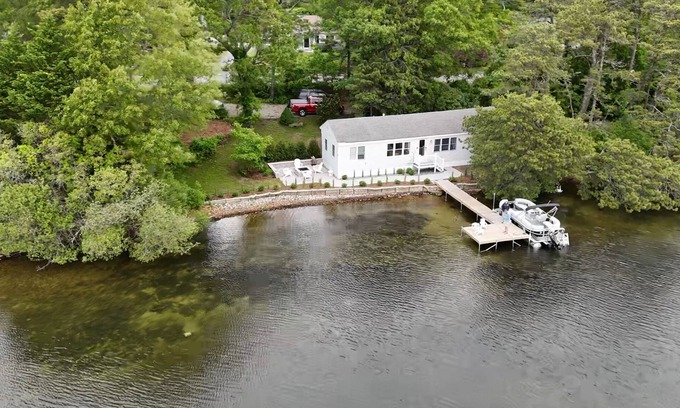 Centerville Cottage | Private Lake Front Cottage