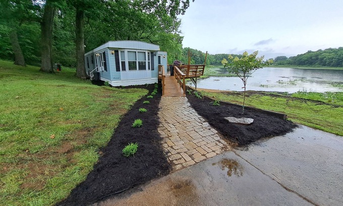 Angola Cottage | Private Lake Getaway on exclusive Perch Lake