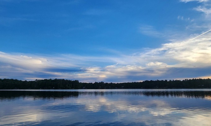 Frontenac Cottage | Private Lakefront Escape Near Frontenac Park – Unplug, Unwind, Relax!