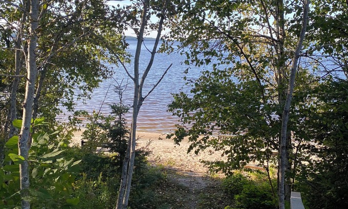 Guerin Cottage | Private Lakefront Family Cottage