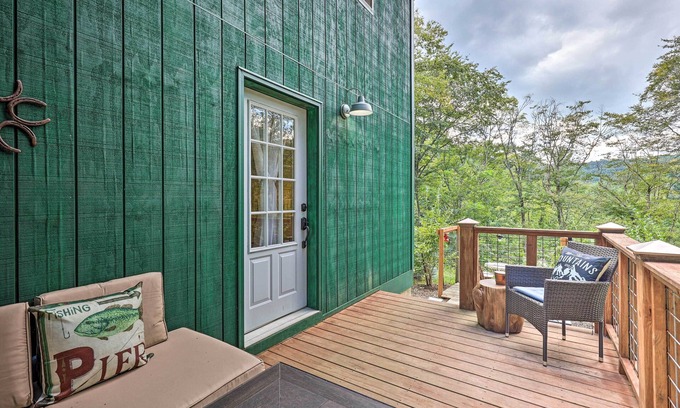 Lansing Cottage | Private Lansing Oasis, 8 Miles to Creeper Trail!