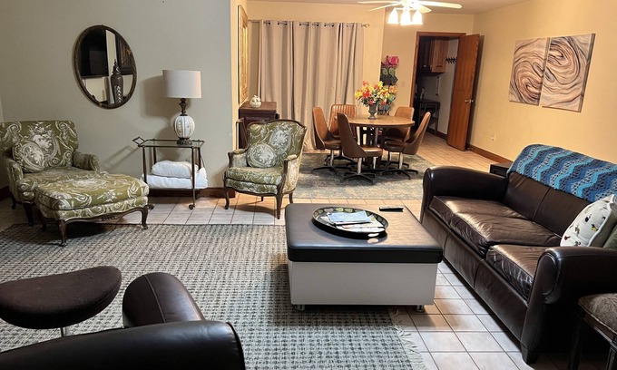 Fayetteville House | Private lower level -country living within minutes of town