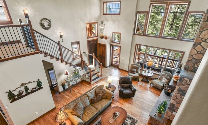 Woodland Park House | Private Lux Mtn Estate*Hot tub*