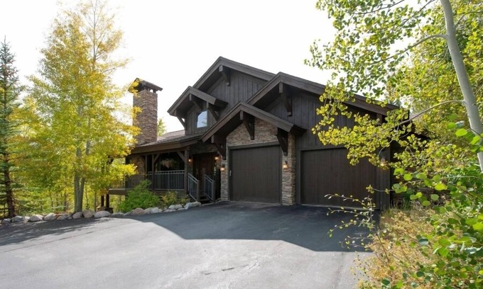 Three Peaks House | Private Luxury ~ Hot Tub, Pool Table, Secluded in Aspens