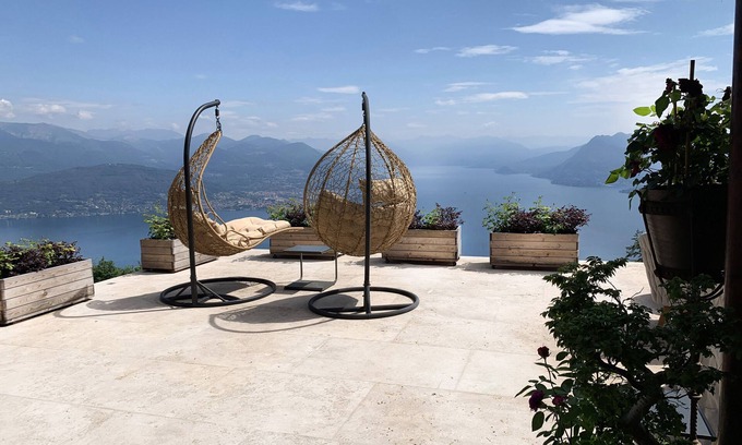 Carciano Bed & Breakfast | Private Luxury Spa-Retreat with Spectacular View over the Lake Maggiore