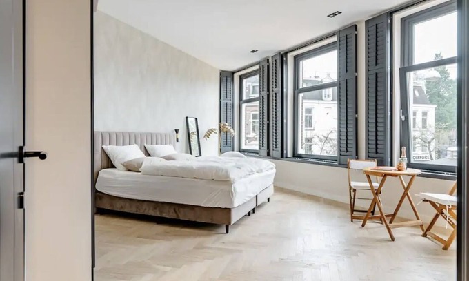 Museum Quarter Apartment | Private Luxury Studio Next to Museum Square and Vondelpark